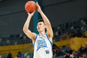 媒体人:罗凯文与宁波男篮将重新签订一份多年续约合同