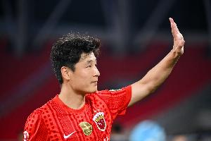 足球报:武磊跑动、发力明显好转,海港9月多线作战全是硬仗