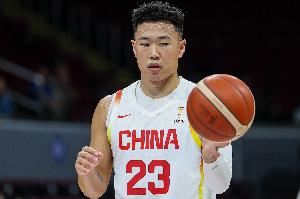 状态堪忧!贺希宁5中1仅拿4分4篮板2助攻 无三分球入账